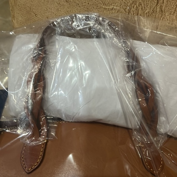 Elegant Brown Leather Handbag - Picture 7 of 9